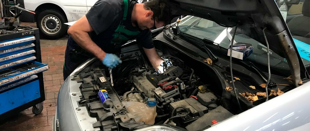 Vi tilbyder autoservice af højeste kvalitet. Kontakt os i dag.